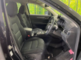 運転席シート廻りは使用感も少なく、良好な状態となっています。丁寧に使われていたことがよくわかりますね。