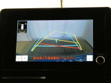 バックガイドモニターで、後方を確認しながら安心して駐車することができます。運転初心者も熟練者も必須の機能ですよ!