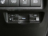 ETC車載器付きです。高速道路の料金所もスムーズに通過できます。※セットアップ費用は別途必要です。