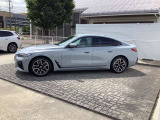 正規ディーラーのBMW専門メカニックが360&deg;納車前点検を徹底的にチェックいたします。点検整備料は車両価格に含まれ、法令12カ月点検が必要な場合も車両価格に含まれます。
