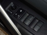 電動格納式ドアミラー・パワーウインドウを装備しています。