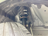 お車を安心してお乗りいただく為には、足回りの定期点検が欠かせません。サービスサポート(有償保証)では無料点検もご提供しており、安心のカーライフをお過ごしいただけるサポート体制が整っています。