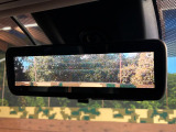 【デジタルインナーミラー】後席の大きな荷物や同乗者で後方が確認しづらい時でも安心!カメラが撮影した車両後方の映像をルームミラー内に表示。クリアな視界で状況の確認が可能です!