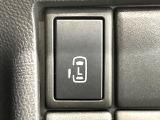 【パワースライドドア】スマートキーや運転席のスイッチでスライドドアの開閉が可能♪電動だから力を入れてドアを開ける必要が無く、小さいお子様でも、重い荷物を持っている時もラクに開け閉めできます♪