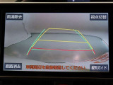 バックガイドモニターで、後方を確認しながら安心して駐車することができます。運転初心者も熟練者も必須の機能ですよ!
