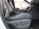 パワーシート搭載。微妙な調整が手軽にでき、ピッタリなポジションで運転することが可能です。