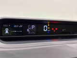 TFTカラ-マルチインフォメ-ションディスプレイ4.2インチの液晶画面に、安全・安心のコンテンツやオ-トエアコンのステ-タスなど、さまざまな運転情報を表示し見やすさにこだわったメ-タ-です♪