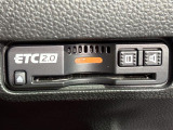 【ETC2.0(DSRC)】ETCカードを挿入すれば料金所はノンストップで通過できます。ETC限定の割引や、高速道路の情報提供サービスを利用できます。