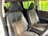 運転席まわりには十分なスペースがあり、大柄な方でもゆったり運転していただける環境です。