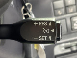 【クルーズコントロール】高速道路や自動車専用道路を走行中にドライバーが設定した速度で、アクセルペダルを踏まなくても、一定の車速で走行してくれます!