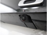 バックカメラが付いているので後方確認が非常にしやすいです。今や運転初心者も熟練者も必須装備!ついていて損はないですね♪
