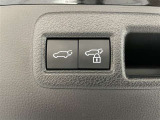 バックドアの開閉が電動操作可能。荷物の出し入れもラクラクです。