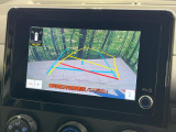 【バックカメラ】駐車時に後方がリアルタイム映像で確認できます。大型商業施設や立体駐車場での駐車時や、夜間のバック時に大活躍!運転スキルに関わらず、今や必須となった装備のひとつです!
