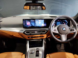 ☆センターパネルを運転席側に僅かに傾けたBMW独特のインパネ☆【駆け抜ける歓び】はここからもスタートしております☆