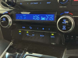左右独立温度コントロールフルオートエアコンです。運転席、助手席それぞれで独立して温度設定ができます。冷え性の方が乗っても安心ですね♪