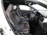 ゆったり室内で運転もしやすいです♪使い勝手の良い配置も考えられています!!