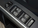 電動格納式ドアミラー・パワーウインドウを装備しています。