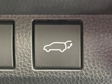 【パワーバックドア】スマートキーや運転席のボタンを押すだけでリアゲートが自動で開閉します!荷物を持っている時や、高い位置にあるバックドアを閉める際に便利な機能です♪