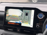【パノラミックビューモニター】専用のカメラにより、上から見下ろしたような視点で360度クルマの周囲を確認することができます☆死角部分も確認しやすく、狭い場所での切り返しや駐車もスムーズに行えます。