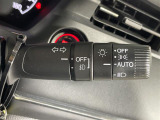 【オートライト(AUTO)】外の明るさをシステムが感知して、自動でヘッドライトが点灯します!ヘッドライトをつけ忘れを防ぐ便利機能です。