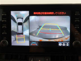 パノラミックビューモニター付きです。車両を上から見たような映像をモニター画面に表示。運転席からの目視では見にくい、車両周辺の状況をリアルタイムでしっかり確認できます。