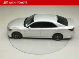 伸びやかなボンネットにショートデッキのトランクをデザインしたカッコいい4ドアセダンです。運転の楽しい爽快な走りと財布にやさしい燃費が体感できる1台です。