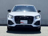 日本人デザイナーの発案によって2005年から採用されている、「シングルフレームグリル」。ひと目でAudiとわかる象徴的なデザインはAudiのブランドイメージを確立しています。
