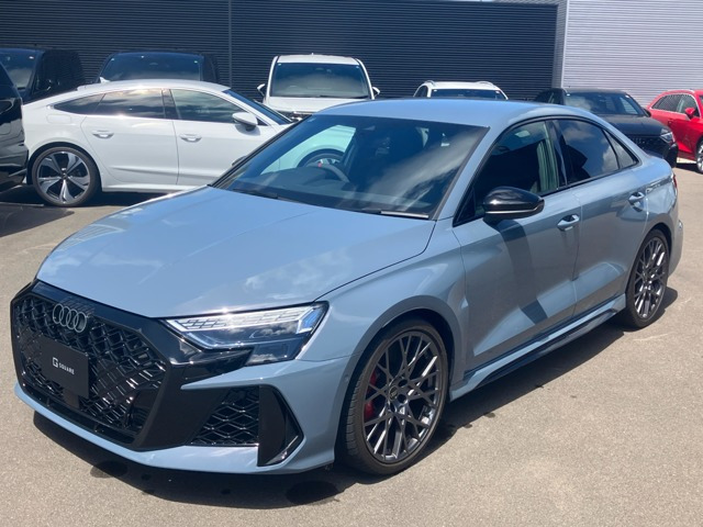 RS3セダン2.5 4WD