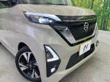 【LEDヘッドライト】悪天候や夜間走行時も良好な視界を確保し安心して運転できる高輝度LEDヘッドライトを装備!点灯速度が早く、消費電力も抑えられています。