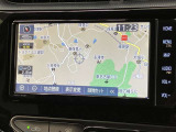 【トヨタ純正SDナビゲーション装備】純正品だから使いやすい!フルセグTV視聴可能で室内も快適♪地図データが古くなってきたら全国トヨタディーラーで更新(有料)も簡単にできます♪