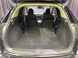 積み下ろしのしやすいデッキにはたっぷりと荷物を積み込んでいただけます。遊びから仕事まで、様々なシーンで頼れます♪