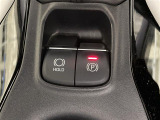 【電動パーキングブレーキ】パーキングブレーキを指先だけで操作可能です!力の弱い人にも安心してブレーキをかけていただけます!