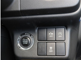 『1台』のお車に対して、3名体制で日々議論を重ね仕入れを行っております。
