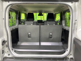 普段のお買い物や通勤、送迎等に十分な荷室スペースを確保しております。セカンドシートを倒すと、大きな荷物の積載も可能です♪