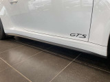 経験・知識豊富なセールススタッフと、熟練のサービススタッフがご案内致します。