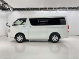 スライドドア開口部が広く荷物の出し入れがスムーズにできます。
