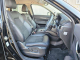 【運転席パワーシート&ドライビングポジションメモリー機能】運転手にあったシートパターン設定可能です。