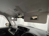 運転席・助手席にはバニティミラー付き♪身だしなみチェックできますよ(^^♪