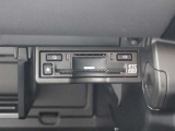 広がる運転支援サービスETC2.0搭載。全国の高速道路に設置されたITSスポットと双方向通信を図り、広域な道路交通情報や安全運転をサポートする情報を得て、音声やナビ画面上にタイムリーにお知らせします。