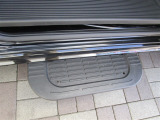 当店では国産車ガソリン車に関しては全てオイル交換してからのお渡しとなります。納車後も永久無料交換できます。