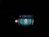 ヘッドアップディスプレイは視認性が非常に良く、運転時の視線を逸らさず様々な情報の確認が行えます。