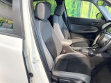 運転席シート廻りは使用感も少なく、良好な状態となっています。前オーナー様が丁寧に使っていたことがよくわかりますね。