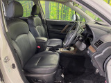 運転席シート廻りは使用感も少なく、良好な状態となっています。丁寧に使われていたことがよくわかりますね。