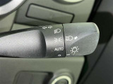 トンネルなど、周囲の明るさの変化でランプ類を自動オン・オフするコンライトです(消し忘れ防止機能付)