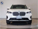 【キドニーグリル】BMWは約90年もの間、ほぼ全ての車両にひと目でBMWだと分かるこの特徴的なフロントグリルが備えられ、デザイン・アイコンとして親しまれてきました。