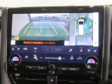 パノラミックビューモニター搭載。カメラで車両周囲の状況を映し出すため、狭い場所での駐車などに役立ちます。