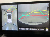 パノラミックビューモニター付きです。車両を上から見たような映像をディスプレイオーディオ画面に表示。運転席からの目視だけでは見にくい、車両周辺の状況をリアルタイムでしっかり確認できます。