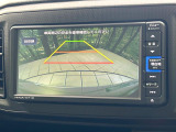 【バックカメラ】駐車時に後方がリアルタイム映像で確認できます。大型商業施設や立体駐車場での駐車時や、夜間のバック時に大活躍!運転スキルに関わらず、今や必須となった装備のひとつです!
