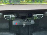 【アイサイトVer2】前方の車両等を検知し、衝突しそうな時は警報で注意を促し、ブレーキを踏む力をサポート。ブレーキを踏めなかった場合は衝突被害軽減ブレーキが作動、衝突回避をサポートします。