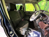 運転席シート廻りは使用感も少なく、良好な状態となっています。丁寧に使われていたことがよくわかりますね。